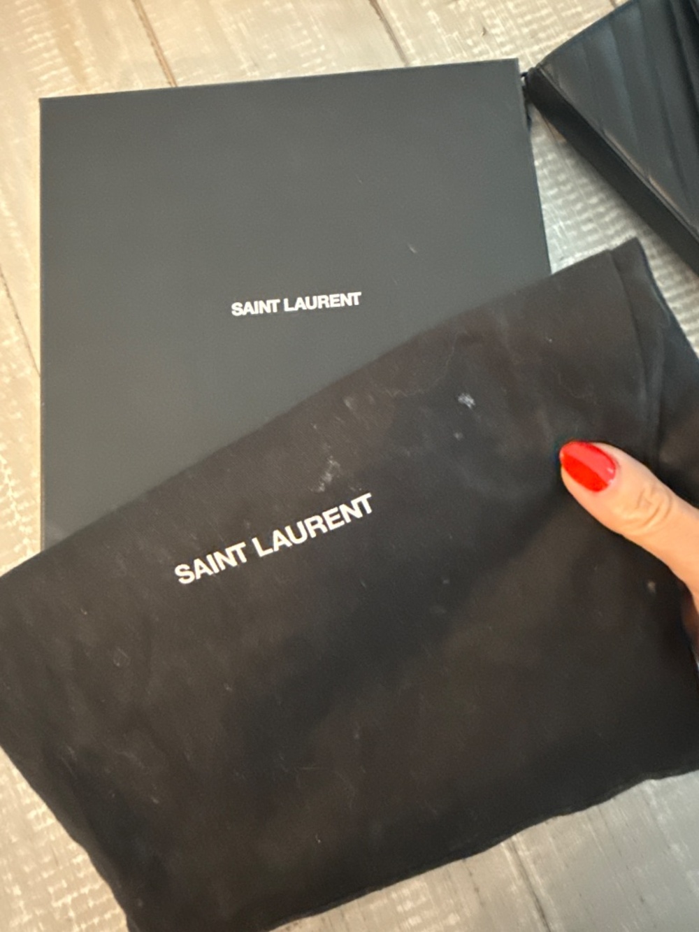 Saint Laurent Classic Cassandre Chain Wallet in Grain de Poudre leather bag - Picture 7 of 11